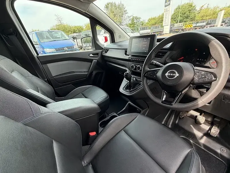 Used Nissan Townstar Acenta 130 HP (95 kW) 2024 White Van