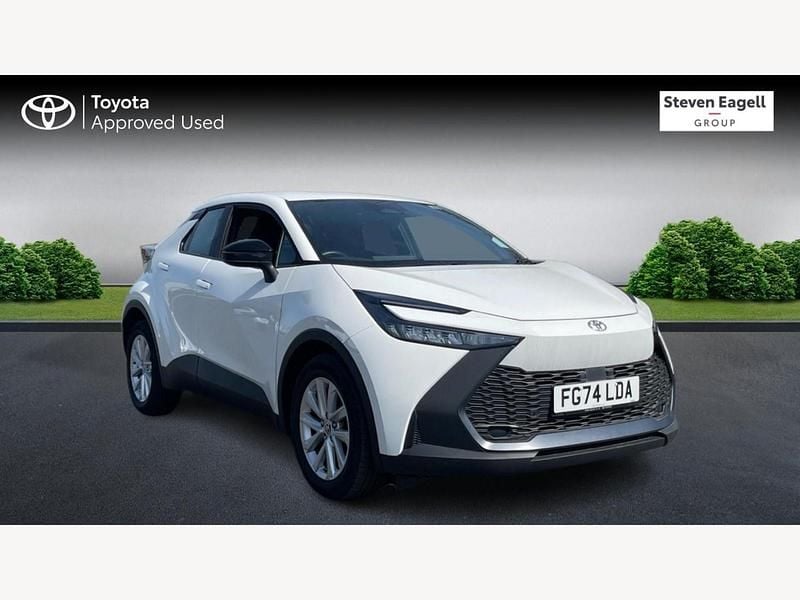 Used Toyota C-HR 140 HP (102 kW) 2024 White SUV