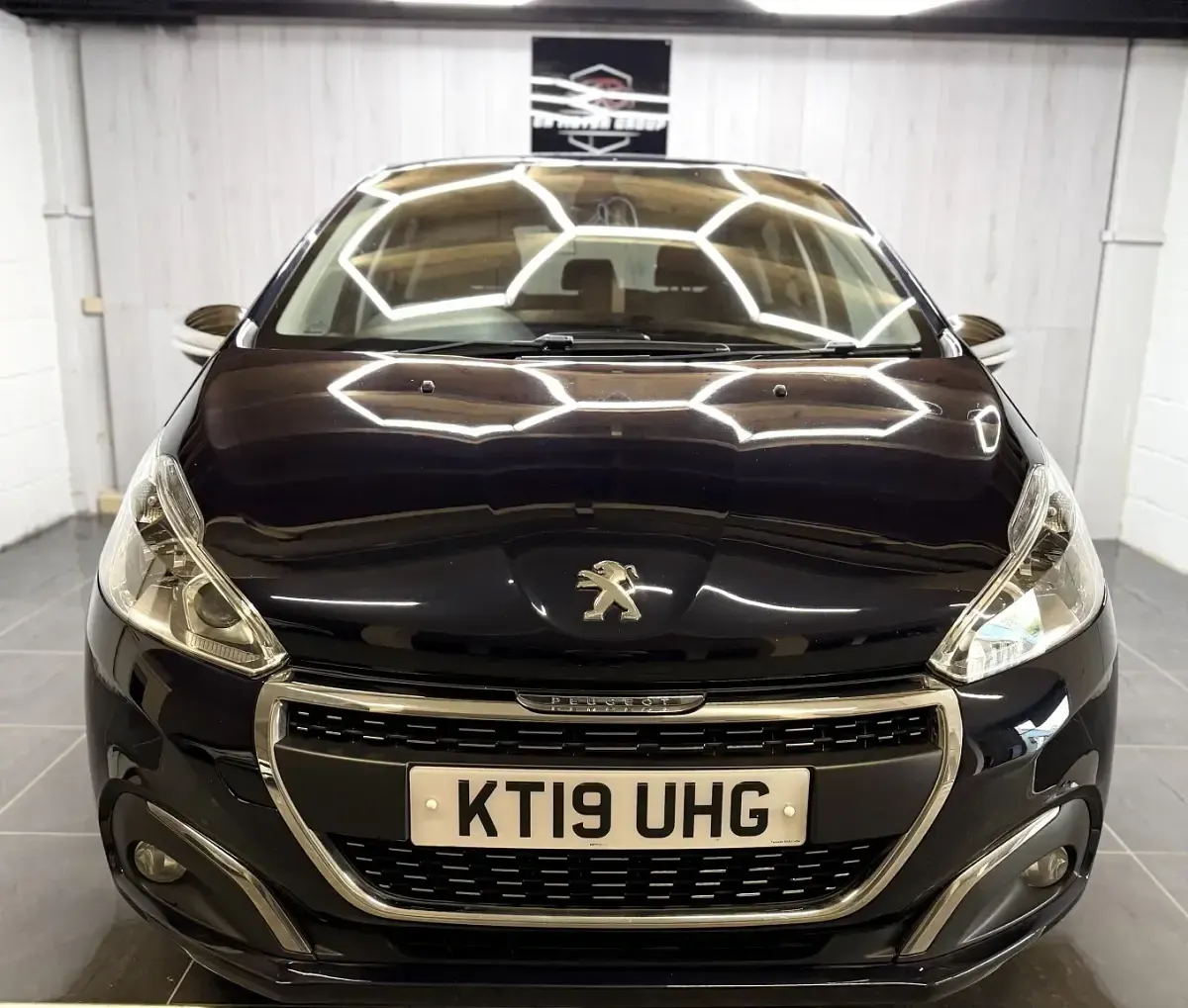 Second-hand Peugeot 208 Signature Sky 82 CP (60 kW) 2019 Albastru Hatchback