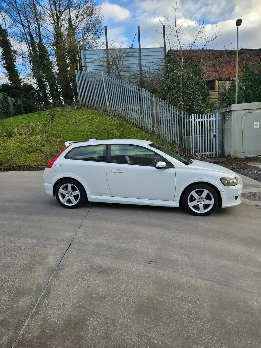 Usado Volvo C30 R-Design 100 HP (73 kW) 2009 Branco Citadino