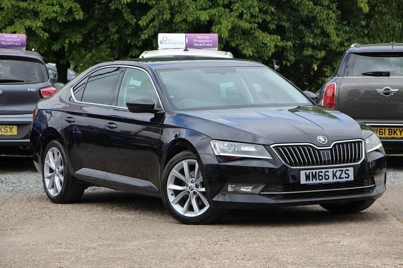 Black Used 2016 Skoda Superb SE L Executive Hatchback | £11,480 (Fair price) - Image 1/3