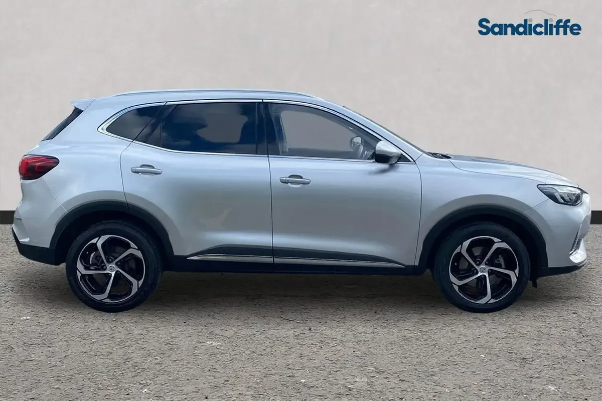 Used MG HS Trophy 169 HP (124 kW) 2023 Metallic  cosmic silver SUV