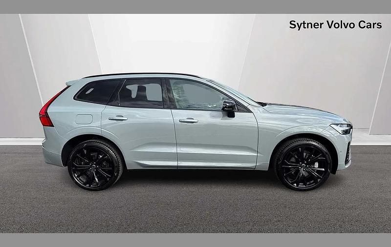Used Volvo XC60 Plus 247 HP (181 kW) 2025 Grey SUV