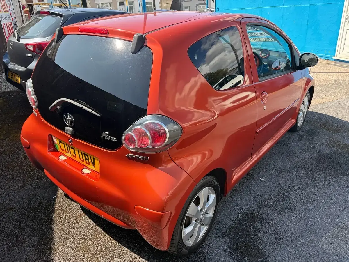 Used Toyota Aygo 68 HP (50 kW) 2013 Orange Hatchback