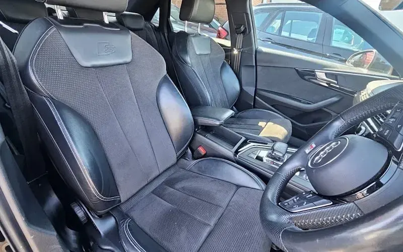 Used Audi A4 Black Edition 190 HP (139 kW) 2019 Black Sedan