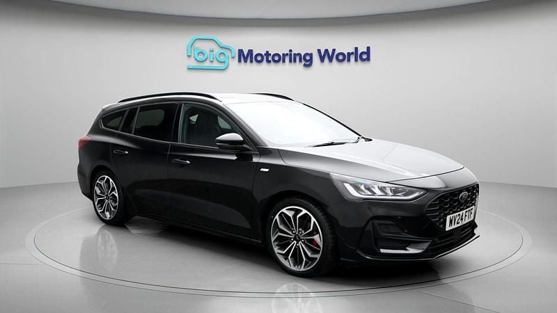 Usado Ford Focus ST-Line X 125 HP (91 kW) 2024 Preto Carrinha
