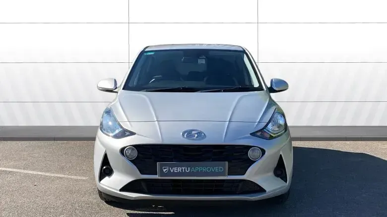 Usado Hyundai i10 SE 67 HP (49 kW) 2022 Prateado Citadino