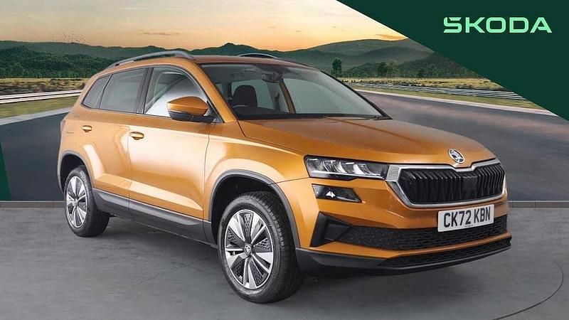 Phoenix orange metallic Used 2022 Skoda Karoq SE Drive SUV | £15,995 (Fair price) - Image 1/4