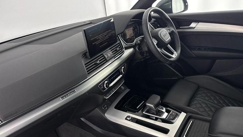 Used Audi Q5 S-Line 268 HP (197 kW) 2024 Grey SUV