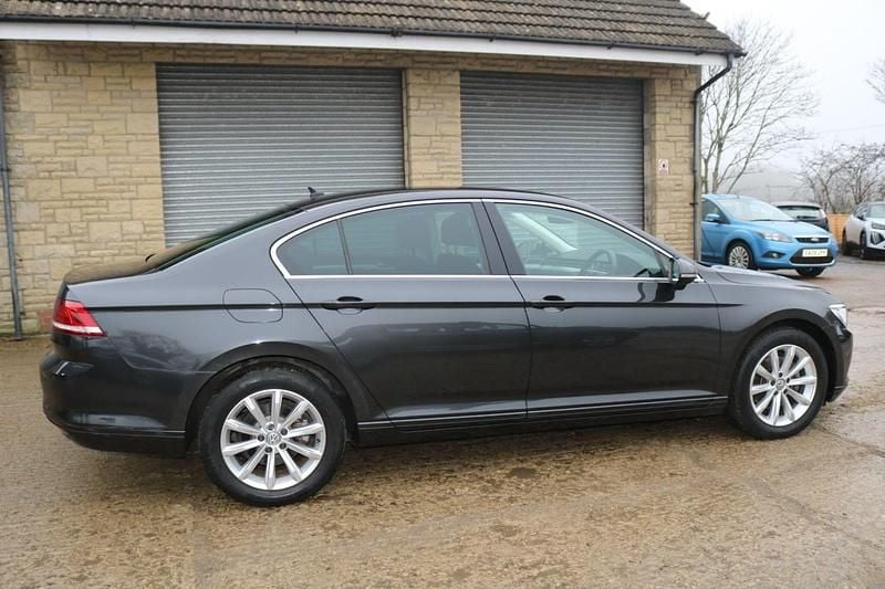 Begagnad VW Passat Business 150 HK (110 kW) 2018 Grå Sedan