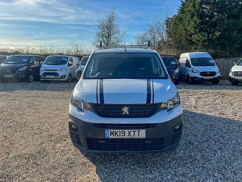 Used Peugeot Partner 2019 White MPV