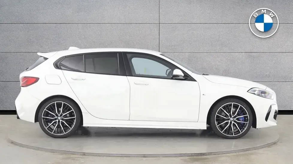Used BMW 120 M Sport 190 HP (139 kW) 2022 White Hatchback