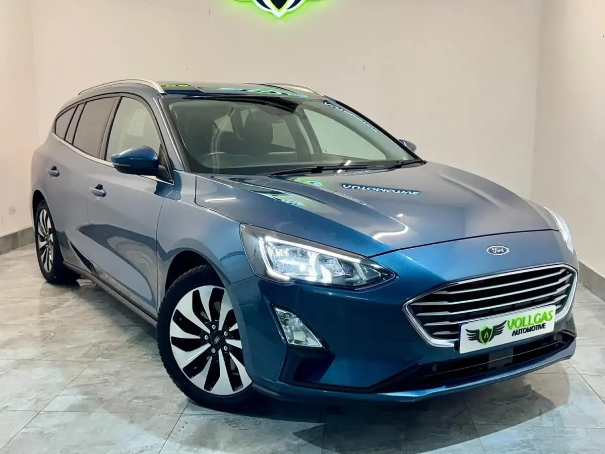 Used Ford Focus Zetec 120 HP (88 kW) 2020 Blue Estate