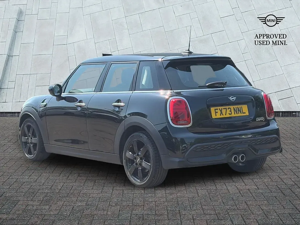 Used Mini Cooper S Classic 176 HP (129 kW) 2023 Black Hatchback