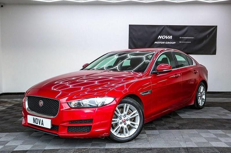 Used Jaguar XE Prestige 180 HP (132 kW) 2017 Red Sedan