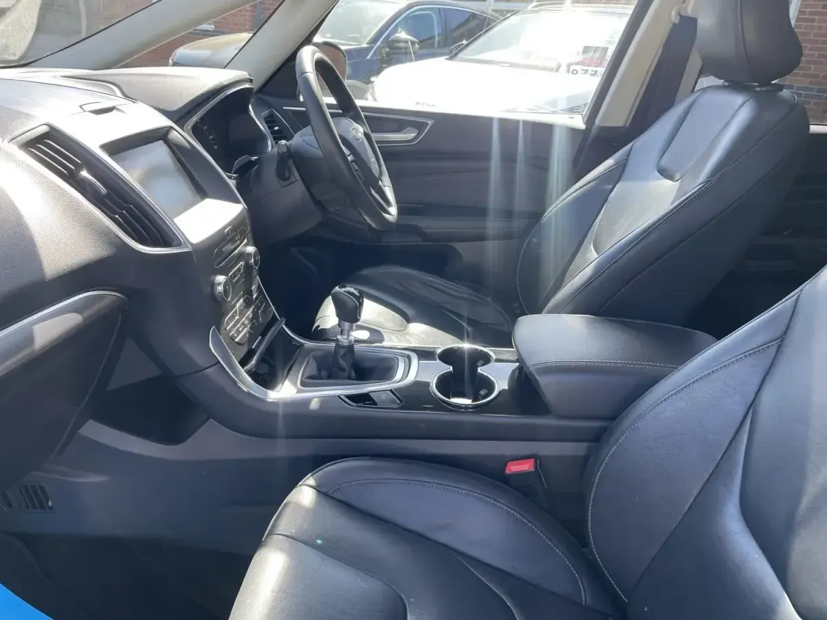 Usado Ford S-MAX Titanium 150 HP (110 kW) 2015 Prateado Monovolume