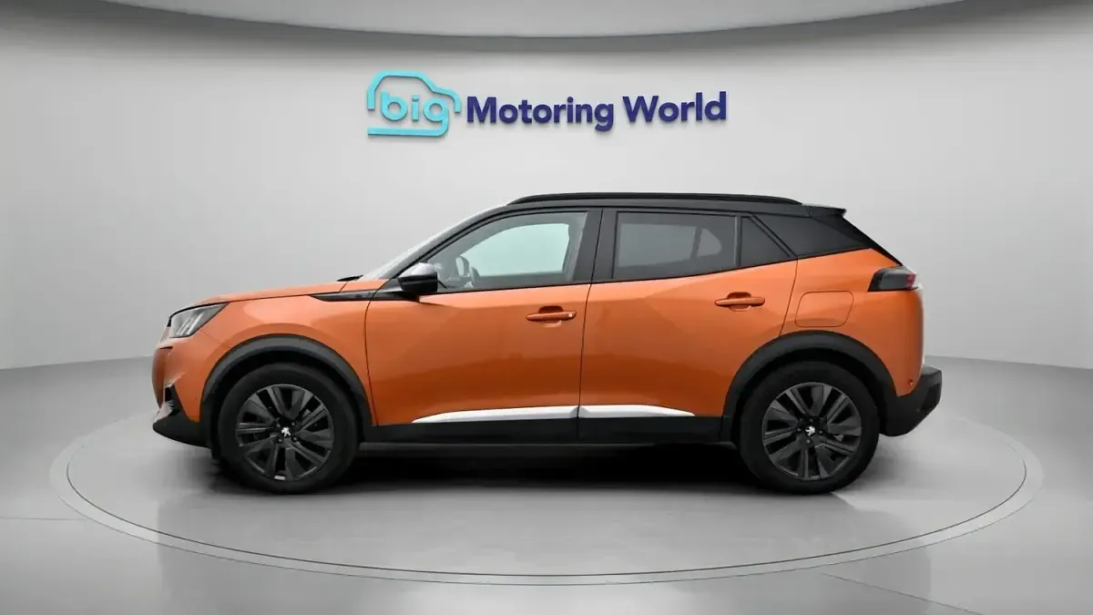 Used Peugeot e-2008 Premium 100 kW (136 HP) 2021 Orange SUV