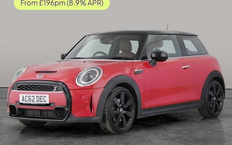 Begagnad Mini Cooper S Exclusive 178 HK (130 kW) 2022 Röd Halvkombi