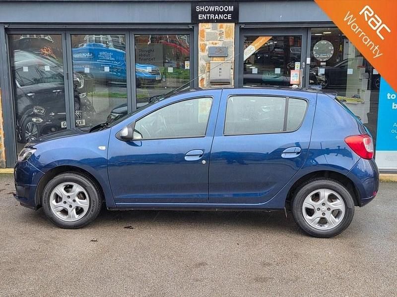 Used Dacia Sandero Lauréate 90 HP (66 kW) 2015 Blue Hatchback