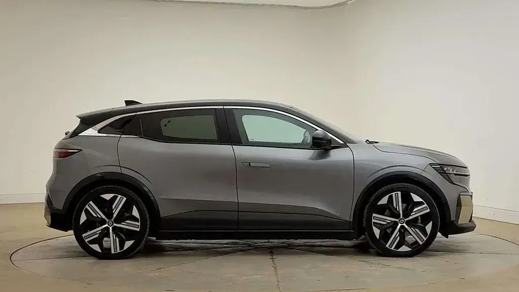 Used Renault Megane E-Tech 160 kW (218 HP) 2022 Hatchback
