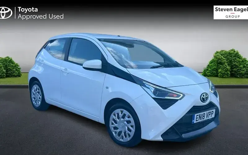 Used Toyota Aygo X-play 72 HP (52 kW) 2018 Hatchback