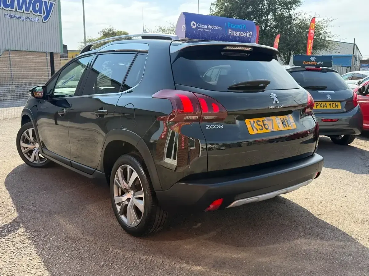 Used Peugeot 2008 Allure 97 HP (71 kW) 2017 Black SUV