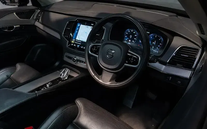 Used Volvo XC90 Inscription 235 HP (172 kW) 2019 Black SUV