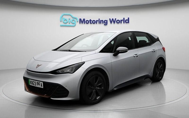 Begagnad Cupra Born 150 kW (204 HK) 2023 Silver Halvkombi