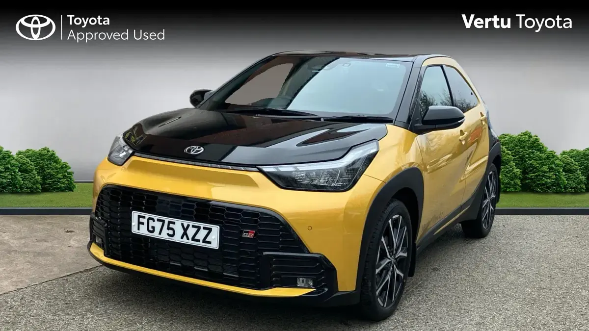 Used Toyota Aygo X Sport 116 HP (85 kW) 2025 Mustard bitone+ (metallic paint) SUV