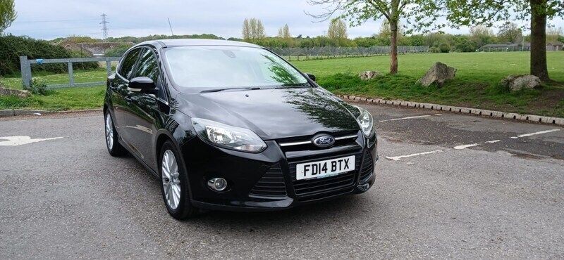 Black Used 2014 Ford Focus Zetec Hatchback | £3,695 (Fair price) - Image 1/4