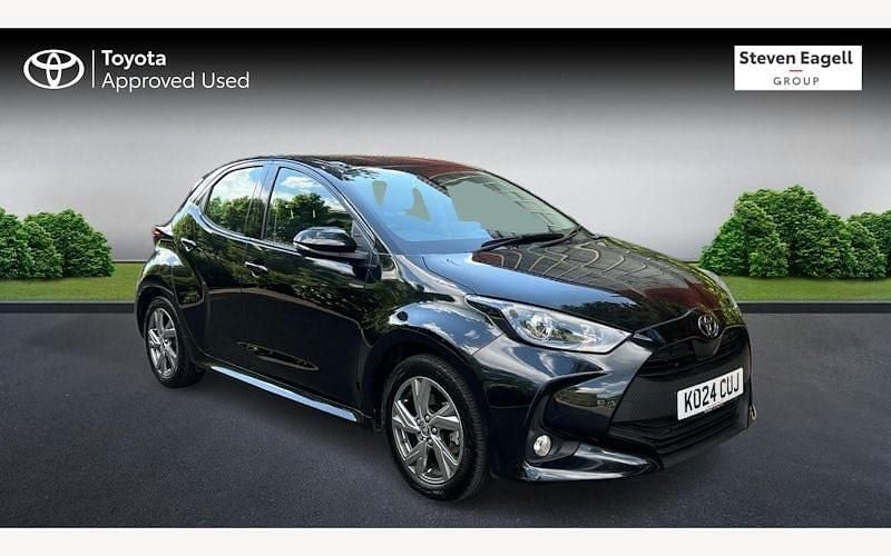 Used 2025 Toyota Yaris Hybrid Hatchback | £17,860 (Good price) - Image 1/3