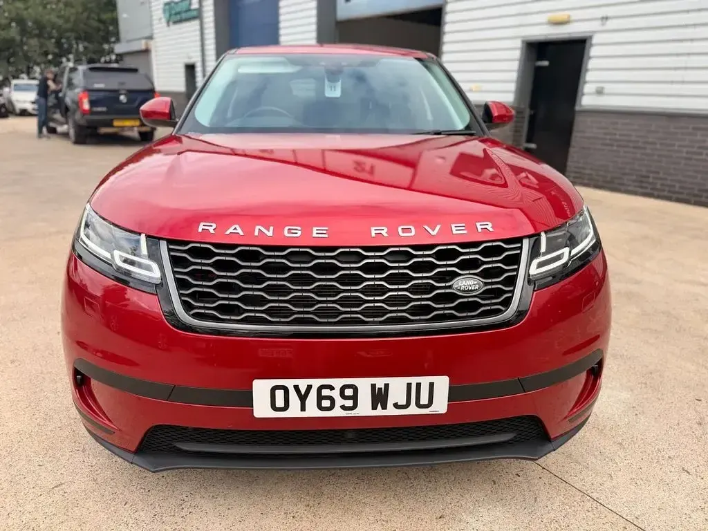 Used Land Rover Range Rover Velar SE 240 HP (176 kW) 2019 Red SUV