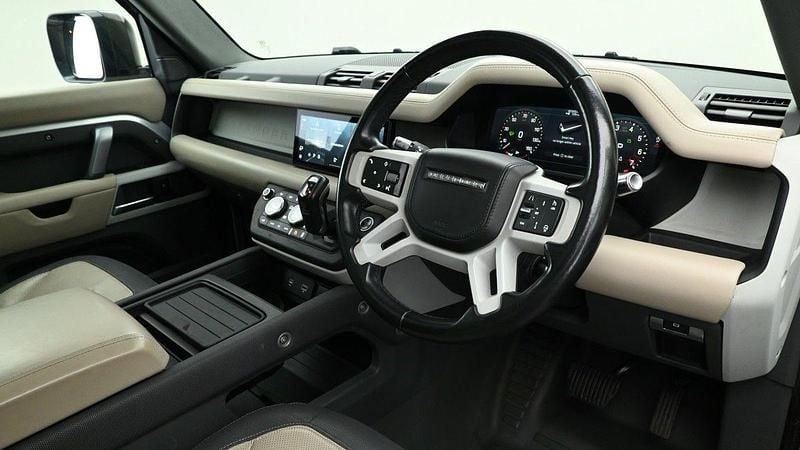 Image 3/4