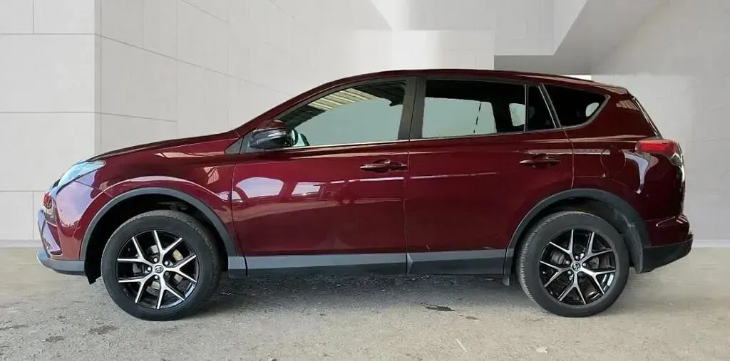 Used Toyota RAV4 151 HP (111 kW) 2016 Red SUV