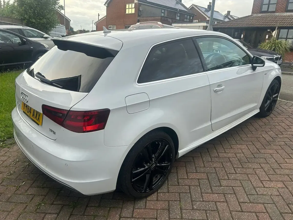 Used Audi A3 S-Line 125 HP (91 kW) 2014 White Hatchback