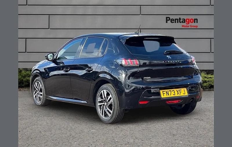 Used Peugeot 208 Allure+ 101 HP (74 kW) 2024 Black Hatchback