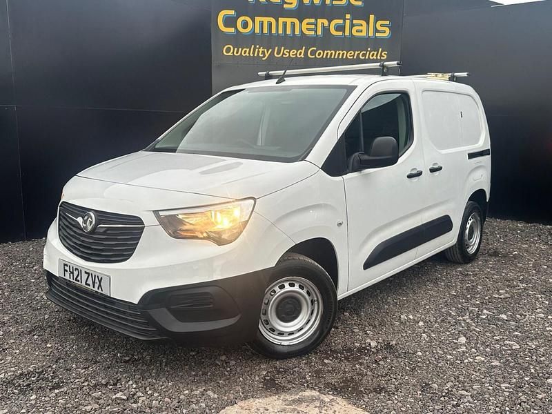 Used Vauxhall Combo Edition 100 HP (73 kW) 2021 White MPV