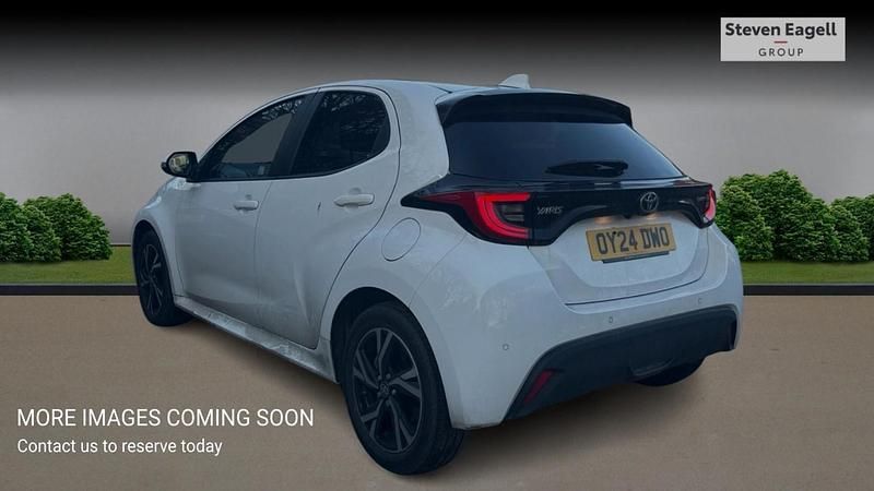 Used Toyota Yaris Hybrid Design 2024 White Hatchback