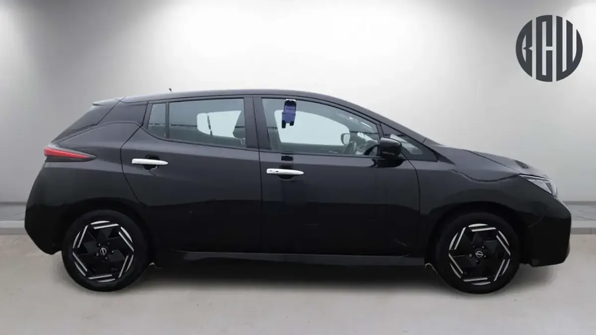 Used Nissan Leaf Acenta 110 kW (150 HP) 2022 Black Hatchback