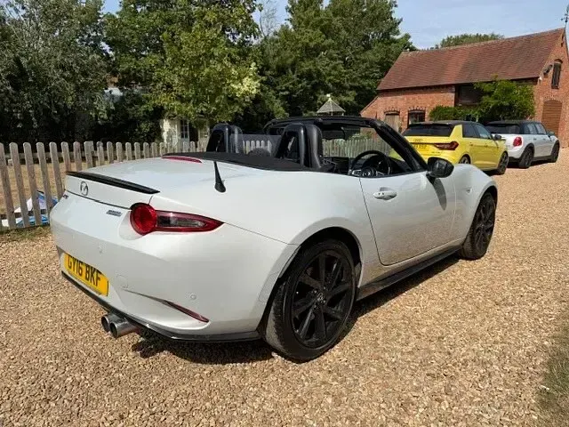 Used Mazda MX5 Inclusive 160 HP (117 kW) 2016 Silver Cabriolet
