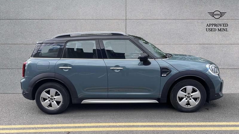 Usado Mini Cooper Countryman Classic 134 CV (98 kW) 2022 Verde SUV