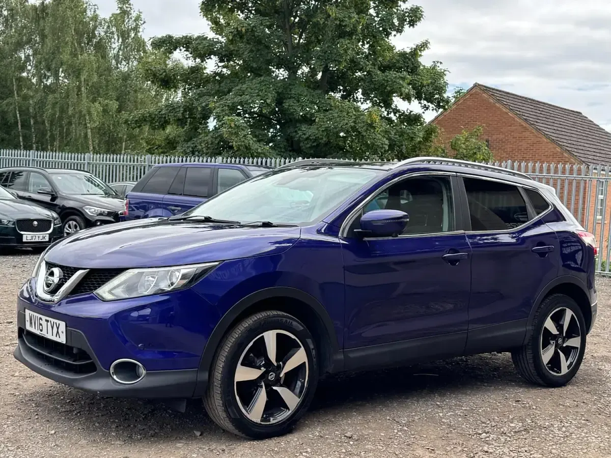 Used Nissan Qashqai N-Connecta 110 HP (80 kW) 2016 Blue SUV