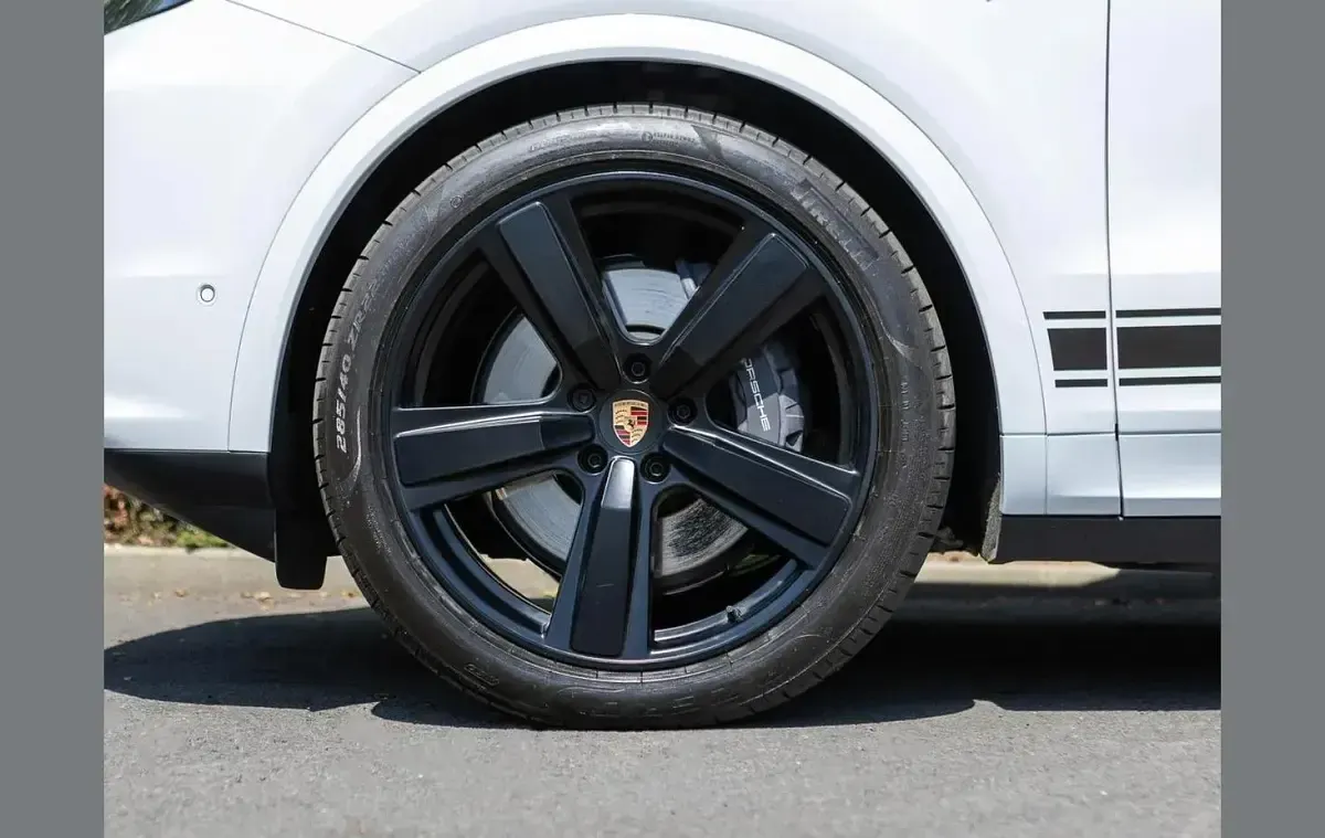 Used Porsche Cayenne Black Edition 464 HP (341 kW) 2025 White SUV