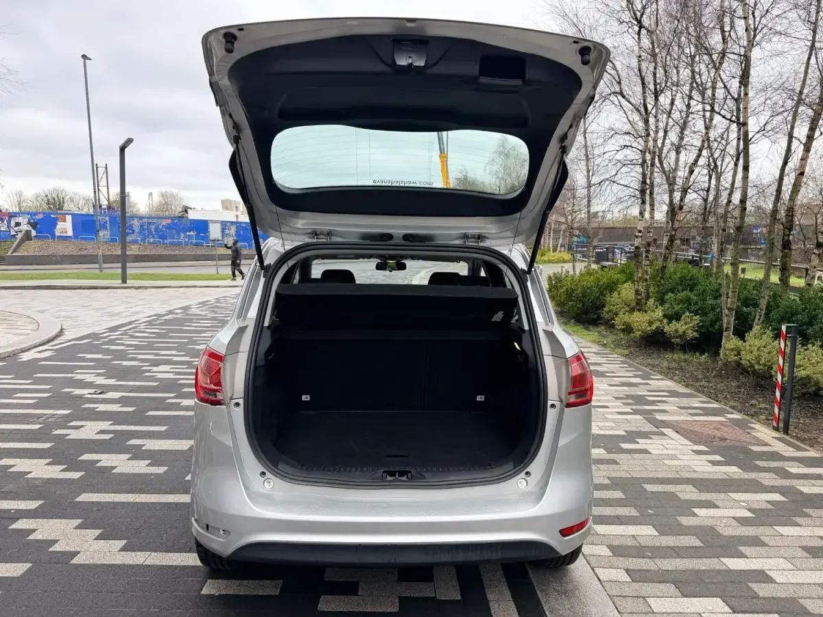 Begagnad Ford B-MAX Zetec 120 HK (88 kW) 2012 Silver Minibuss