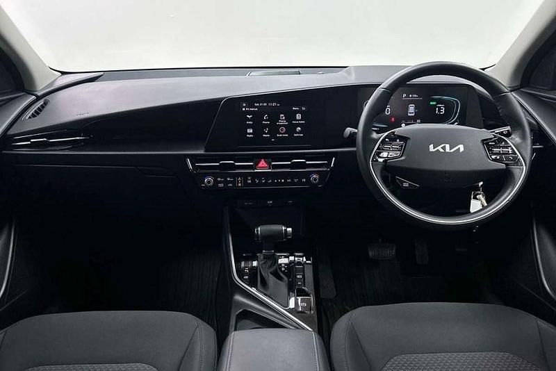 Used Kia Niro 180 HP (132 kW) 2023 Orange SUV