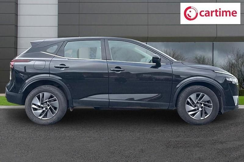 Begagnad Nissan Qashqai Acenta Premium 2023 Svart SUV
