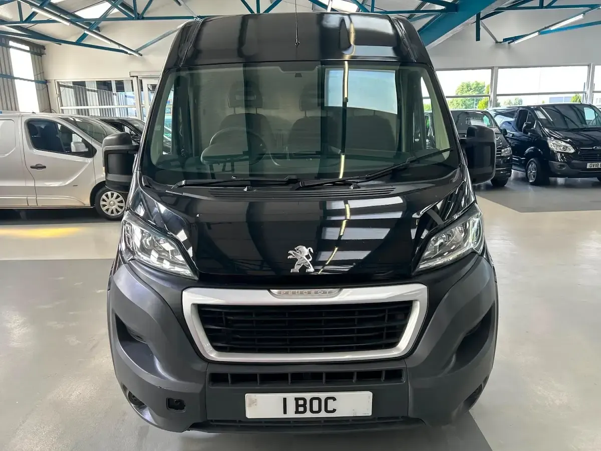 Used Peugeot Boxer 130 HP (95 kW) 2017 Black Van