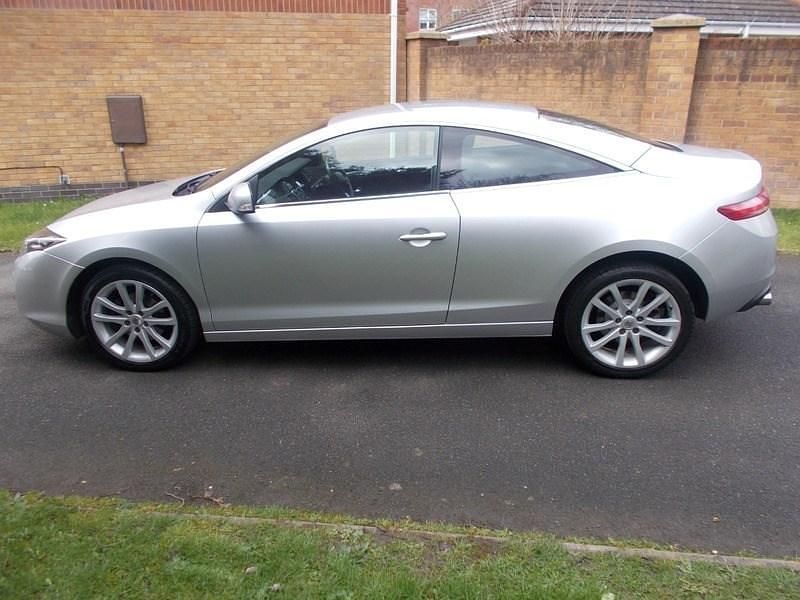 Used Renault Laguna Coupé 150 HP (110 kW) 2010 Silver Coupe