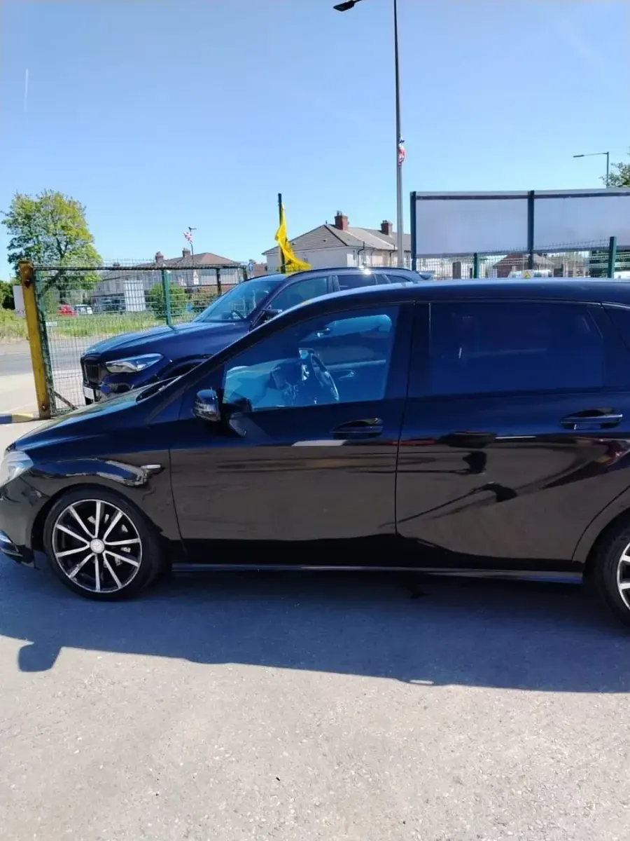 Usado Mercedes B200 2012 Preto Monovolume