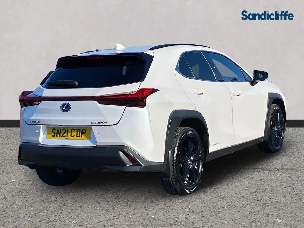 Used Lexus UX 250h 184 HP (135 kW) 2023 White SUV